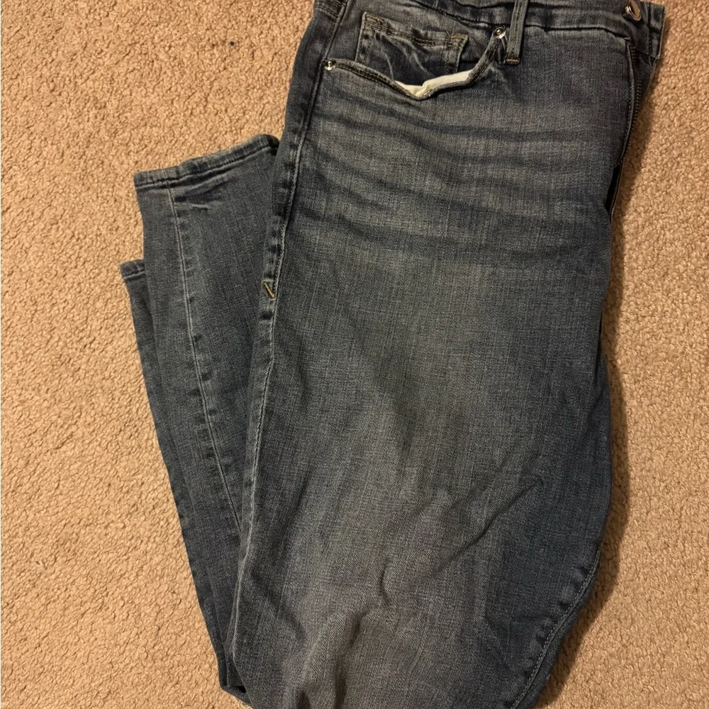 Good American High Wasted Light Denim - Picture 2 of 3